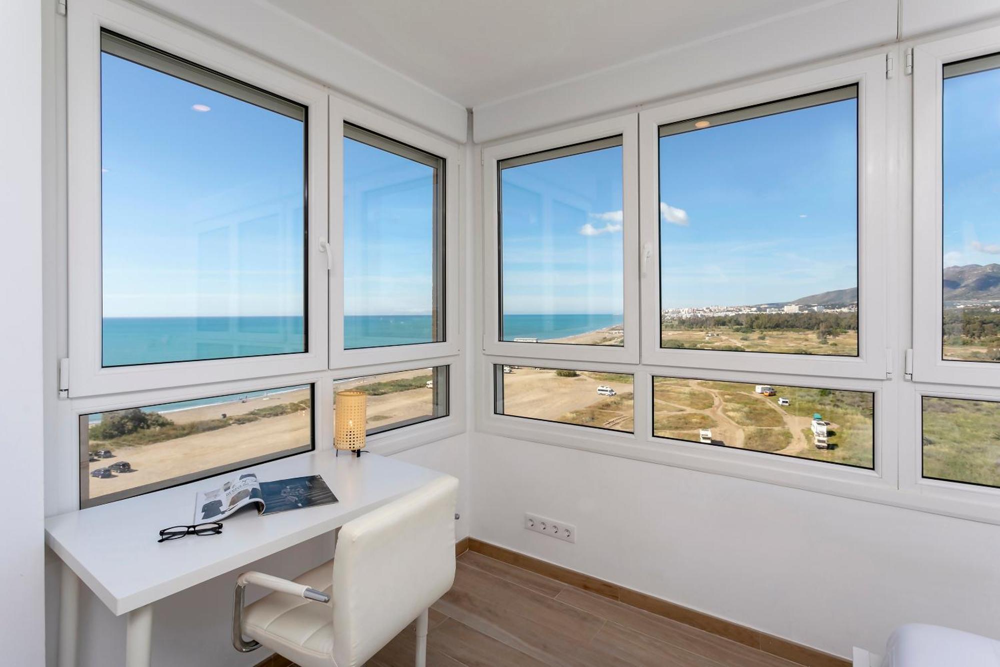 Sunstay Guadalmar Loft Seaview مالقة المظهر الخارجي الصورة